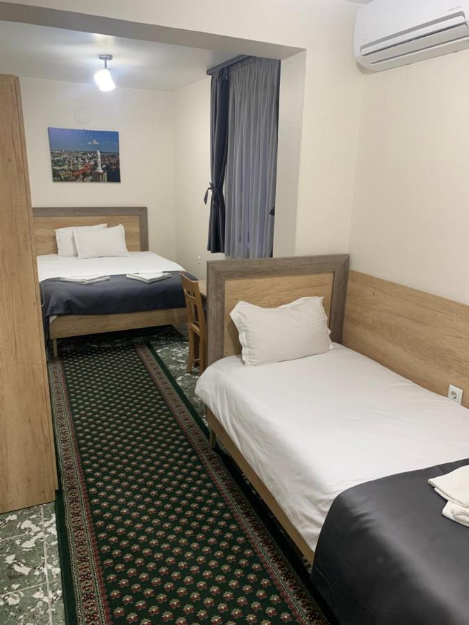 Hotel Oazis Haskovo Exterior photo